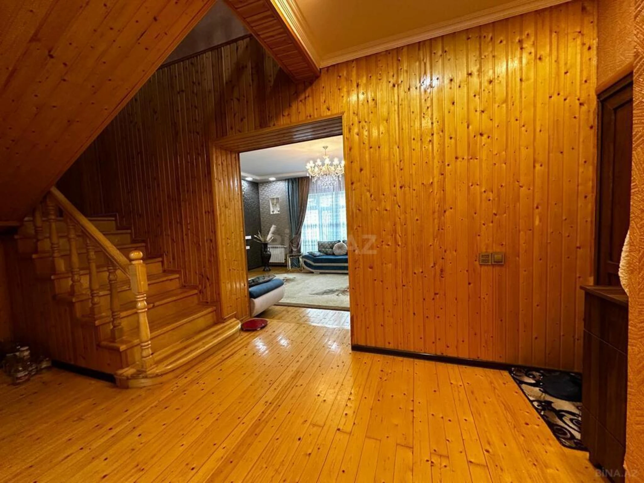 Satılır 6 otaqlı həyət evi 250 m²