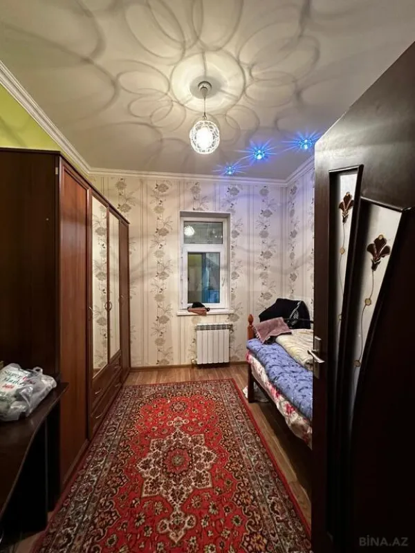Satılır 6 otaqlı həyət evi 250 m²