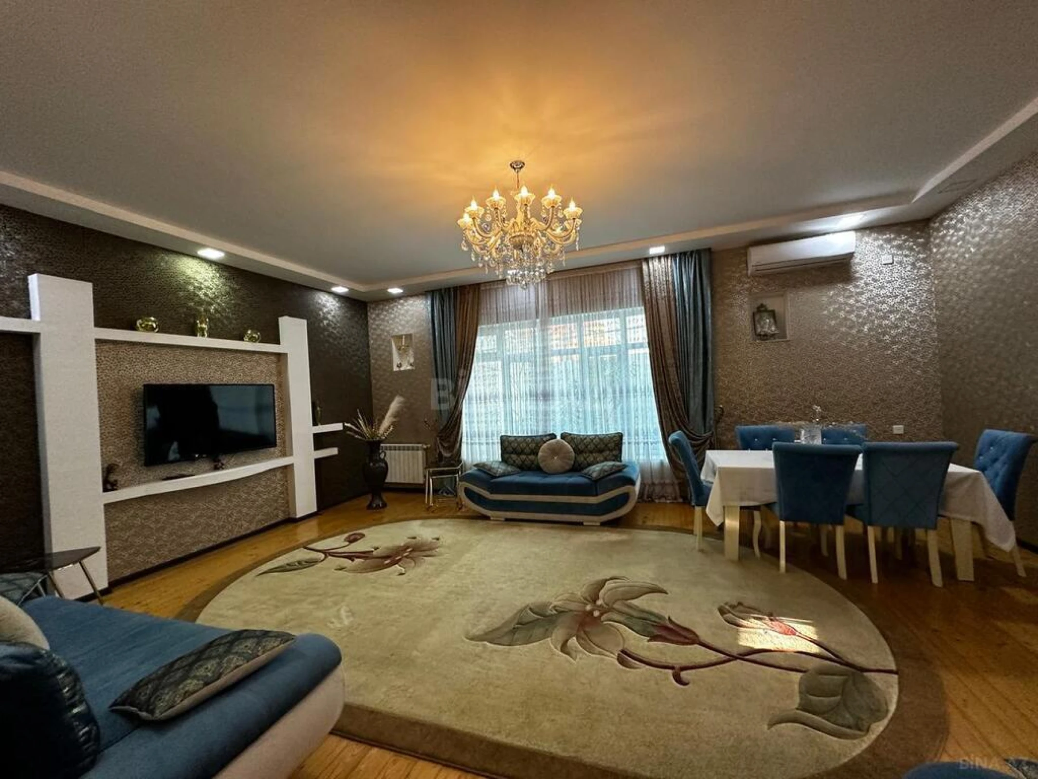Satılır 6 otaqlı həyət evi 250 m²