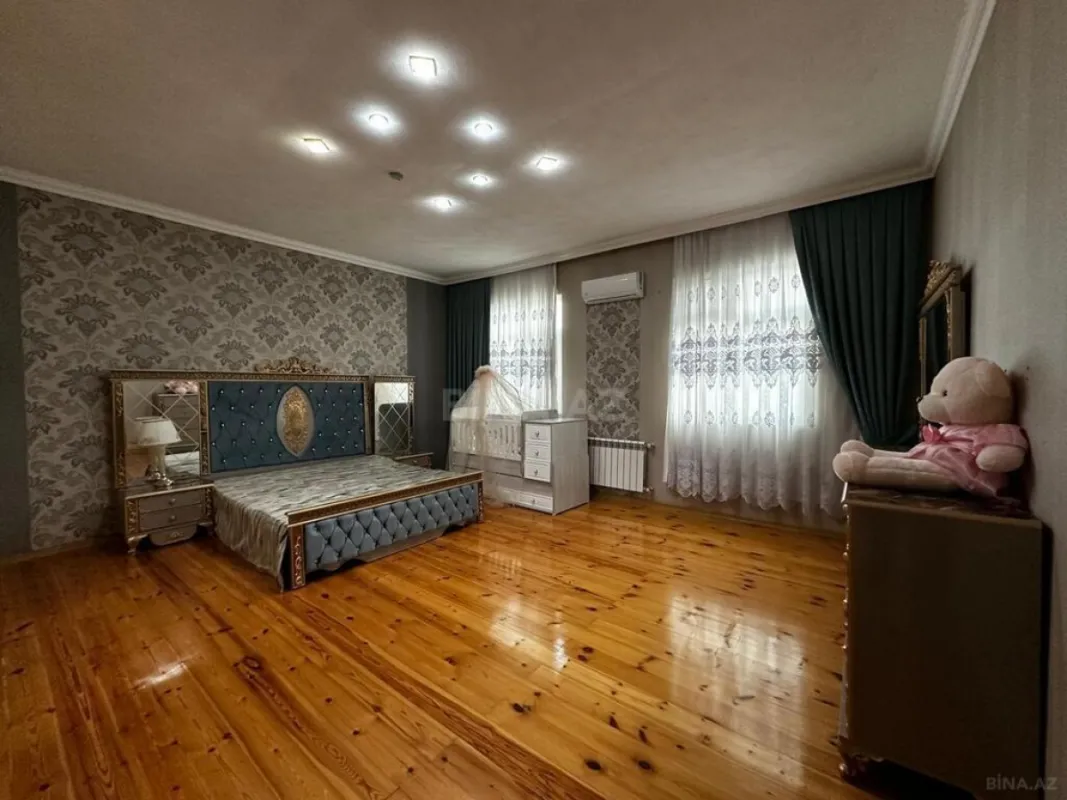 Satılır 6 otaqlı həyət evi 250 m²
