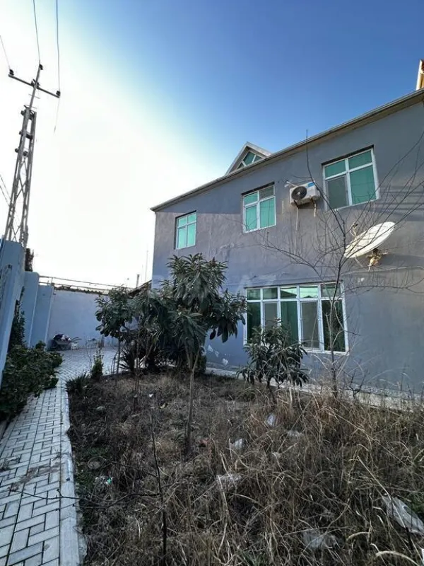 Satılır 6 otaqlı həyət evi 250 m²