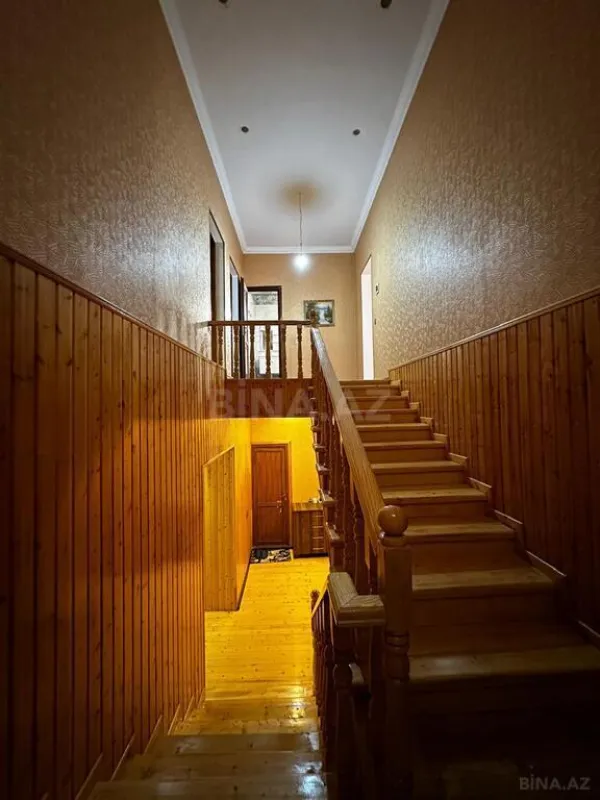 Satılır 6 otaqlı həyət evi 250 m²