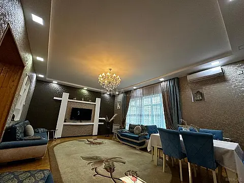 Satılır 6 otaqlı həyət evi 250 m²
