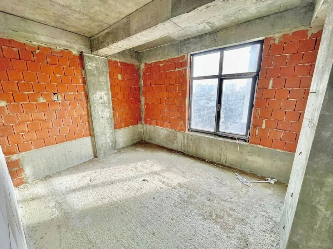Satılır 3 otaqlı mənzil 86 m²