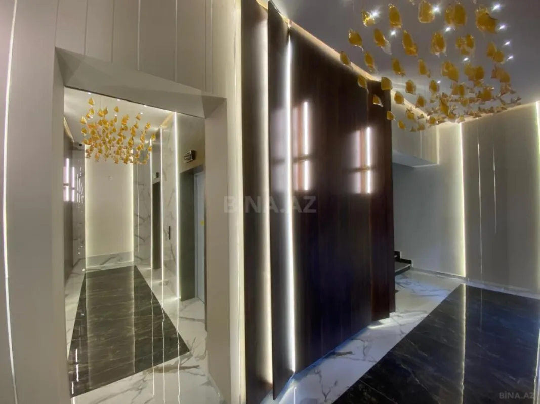 Satılır 4 otaqlı mənzil 166 m²