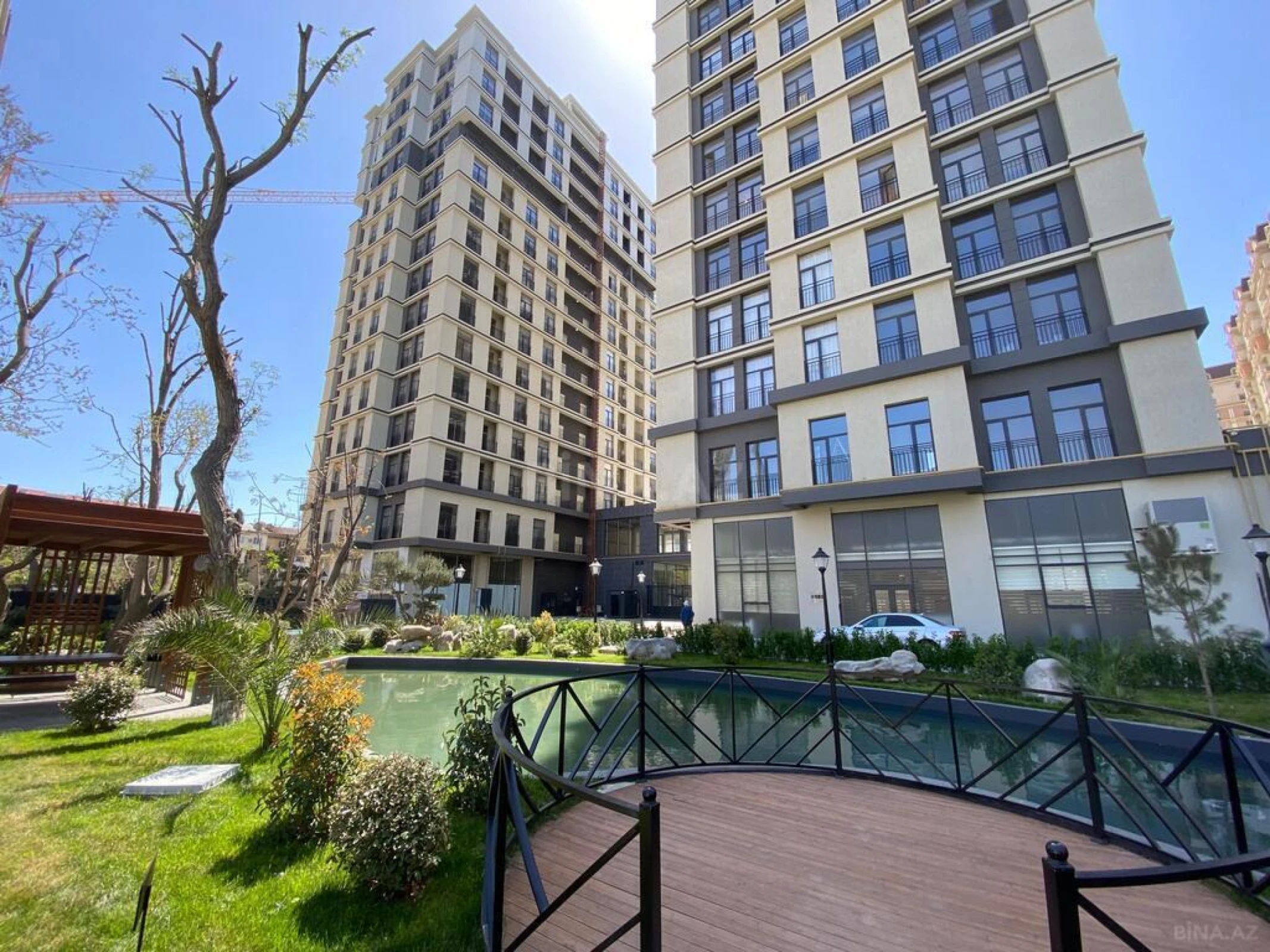 Satılır 4 otaqlı mənzil 166 m²