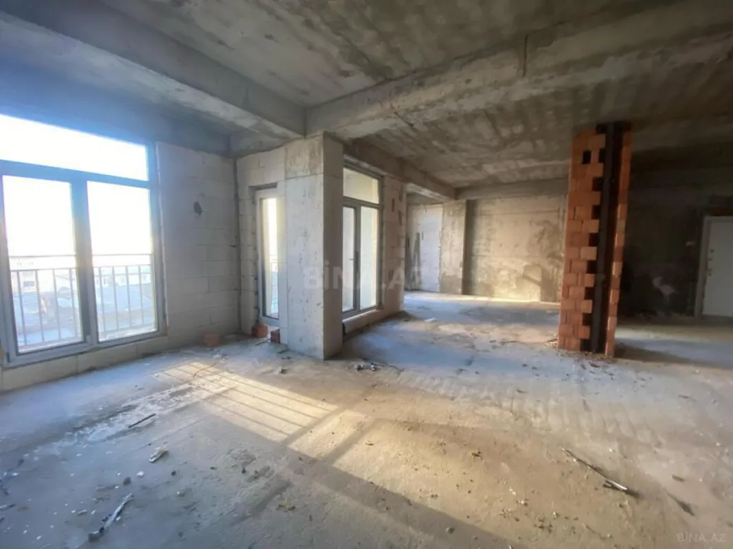 Satılır 4 otaqlı mənzil 166 m²