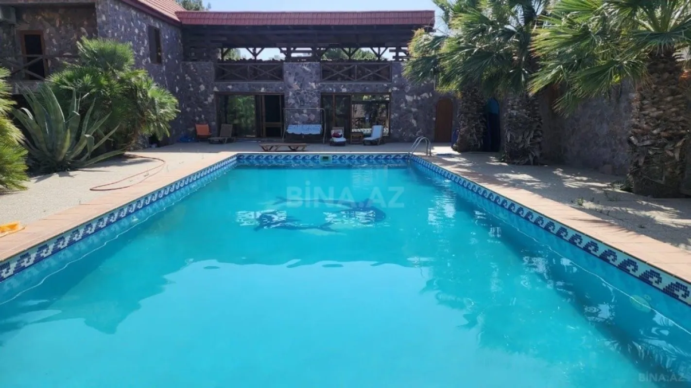 Kirayə verilir 5 otaqlı həyət evi 300 m²