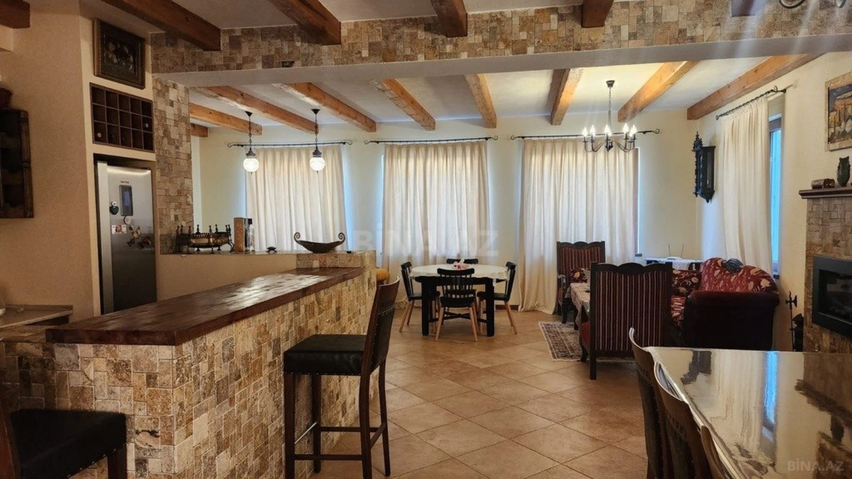 Kirayə verilir 5 otaqlı həyət evi 300 m²