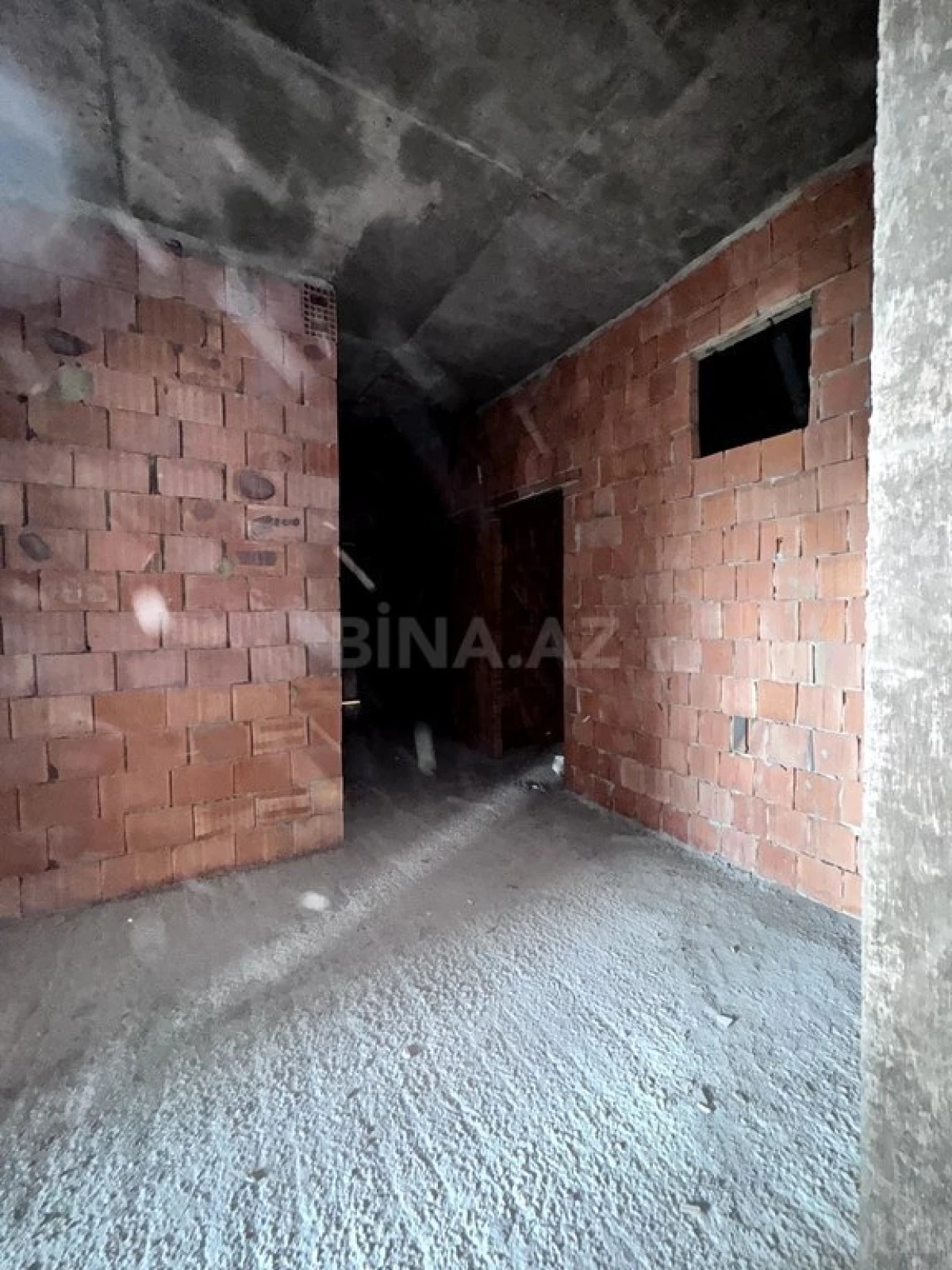 Satılır 3 otaqlı mənzil 98.2 m²