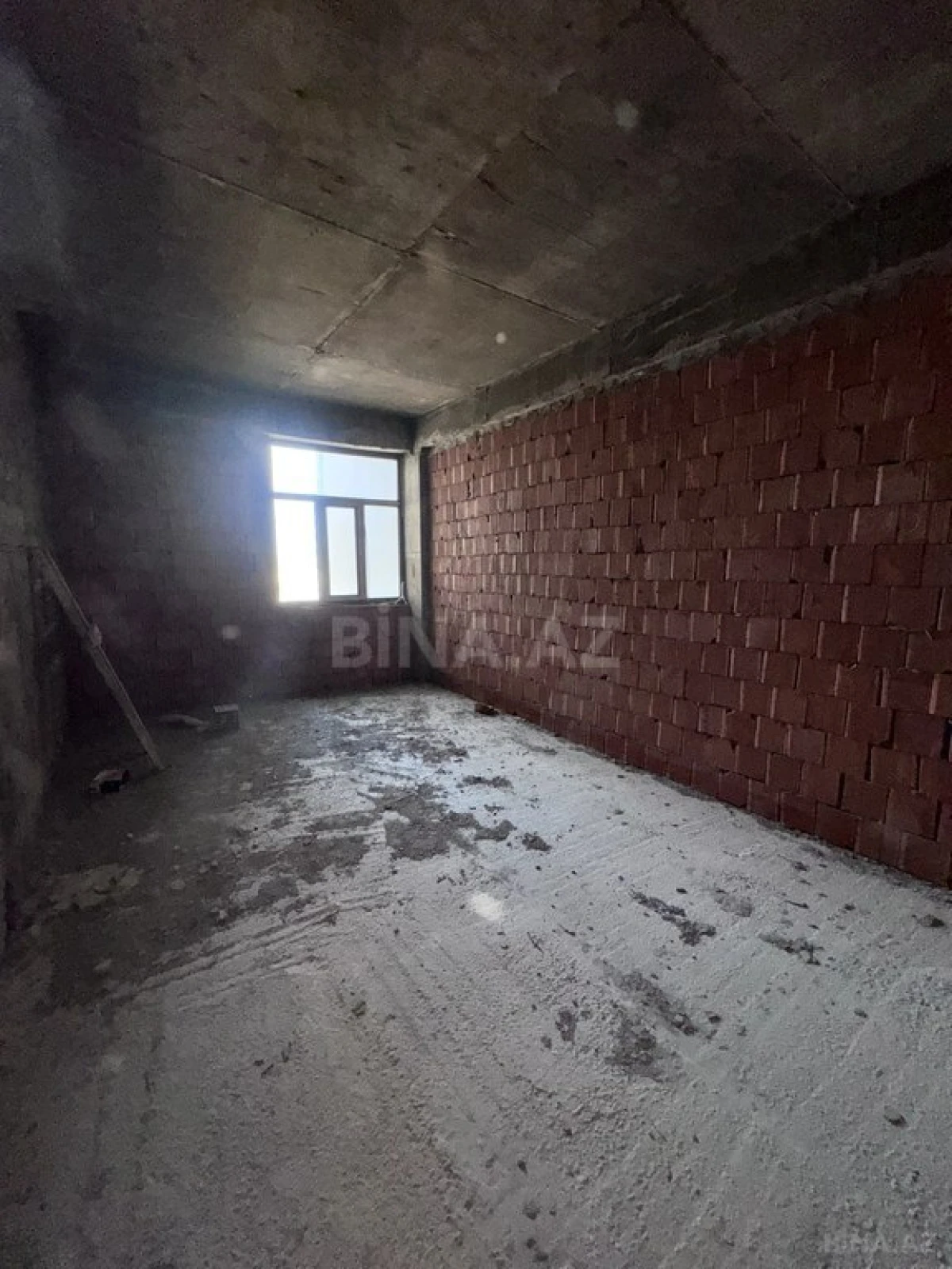 Satılır 3 otaqlı mənzil 98.2 m²