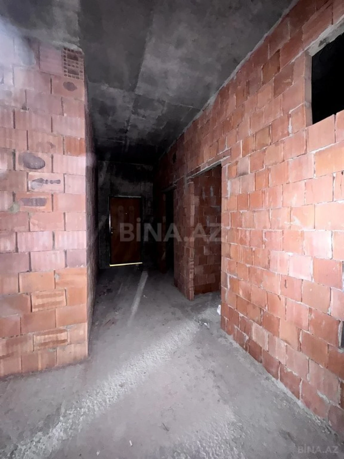 Satılır 3 otaqlı mənzil 98.2 m²