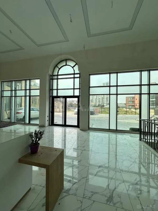 Satılır 4 otaqlı mənzil 196 m²