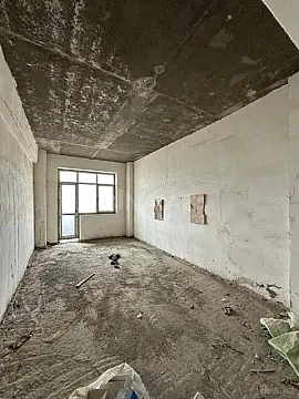 Satılır 4 otaqlı mənzil 196 m²