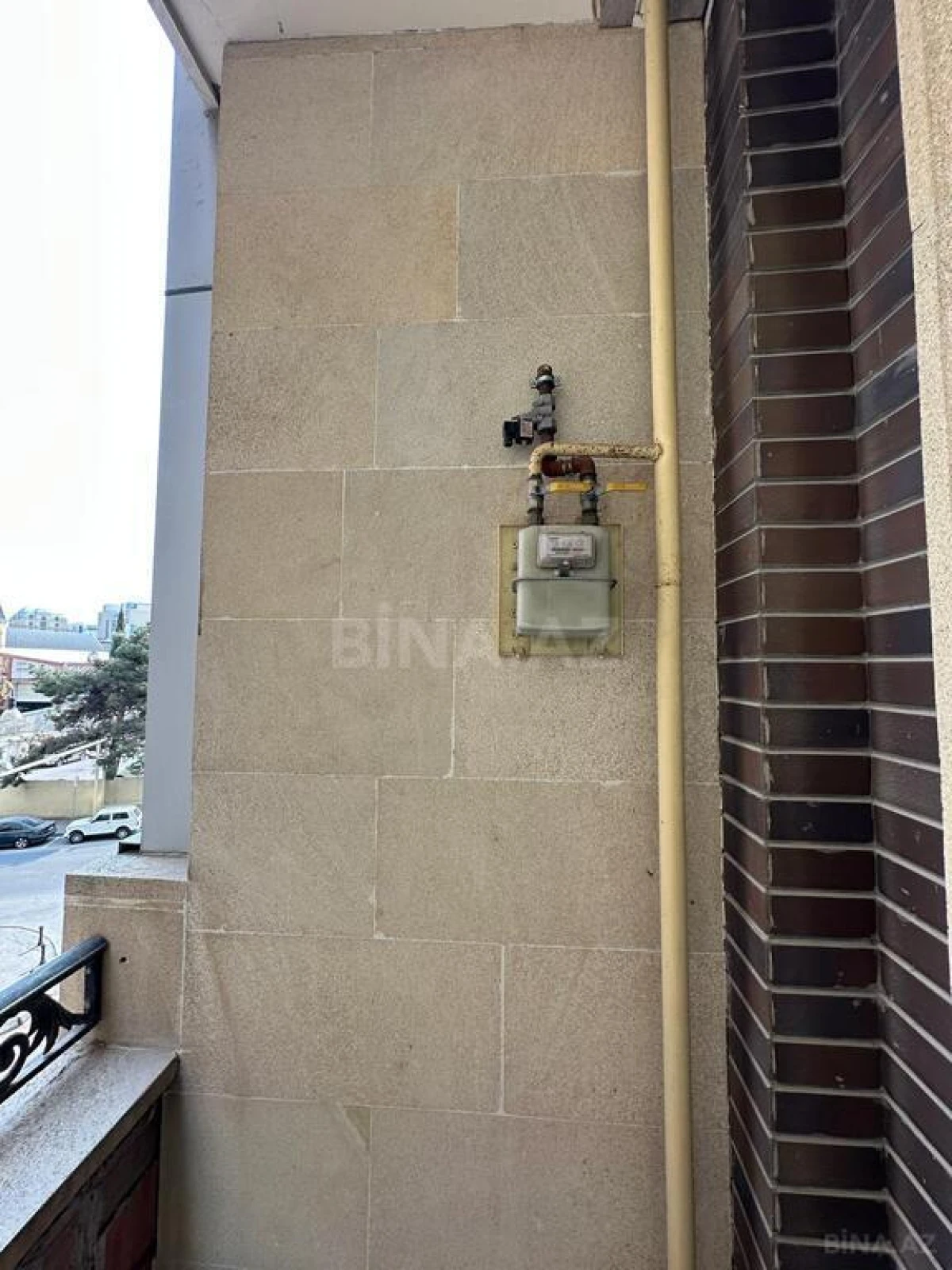 Satılır 4 otaqlı mənzil 196 m²