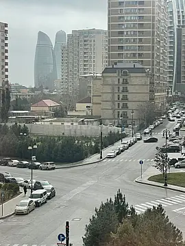 Satılır 4 otaqlı mənzil 200 m² — Bakı 4 otaq 200.00 m²
