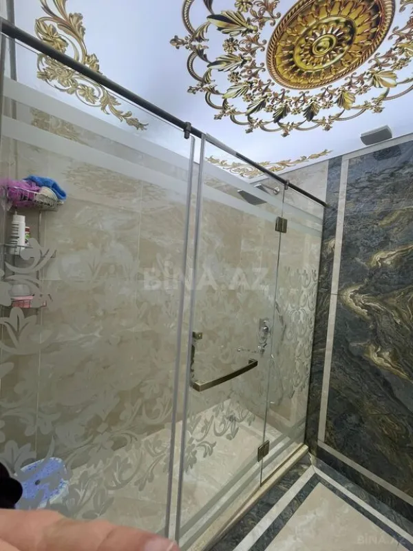 Satılır 4 otaqlı mənzil 200 m²