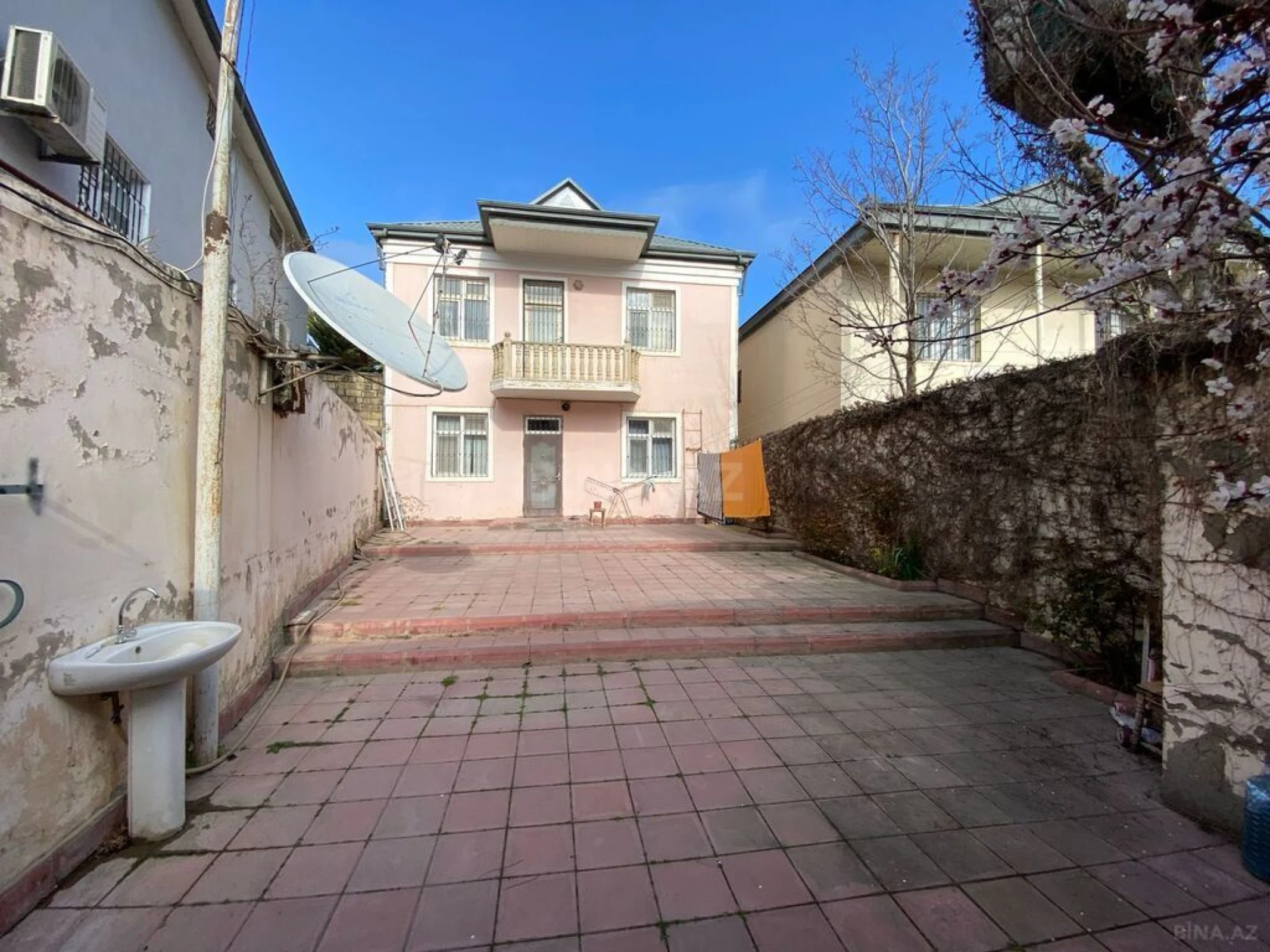 Satılır 4 otaqlı həyət evi 140 m²