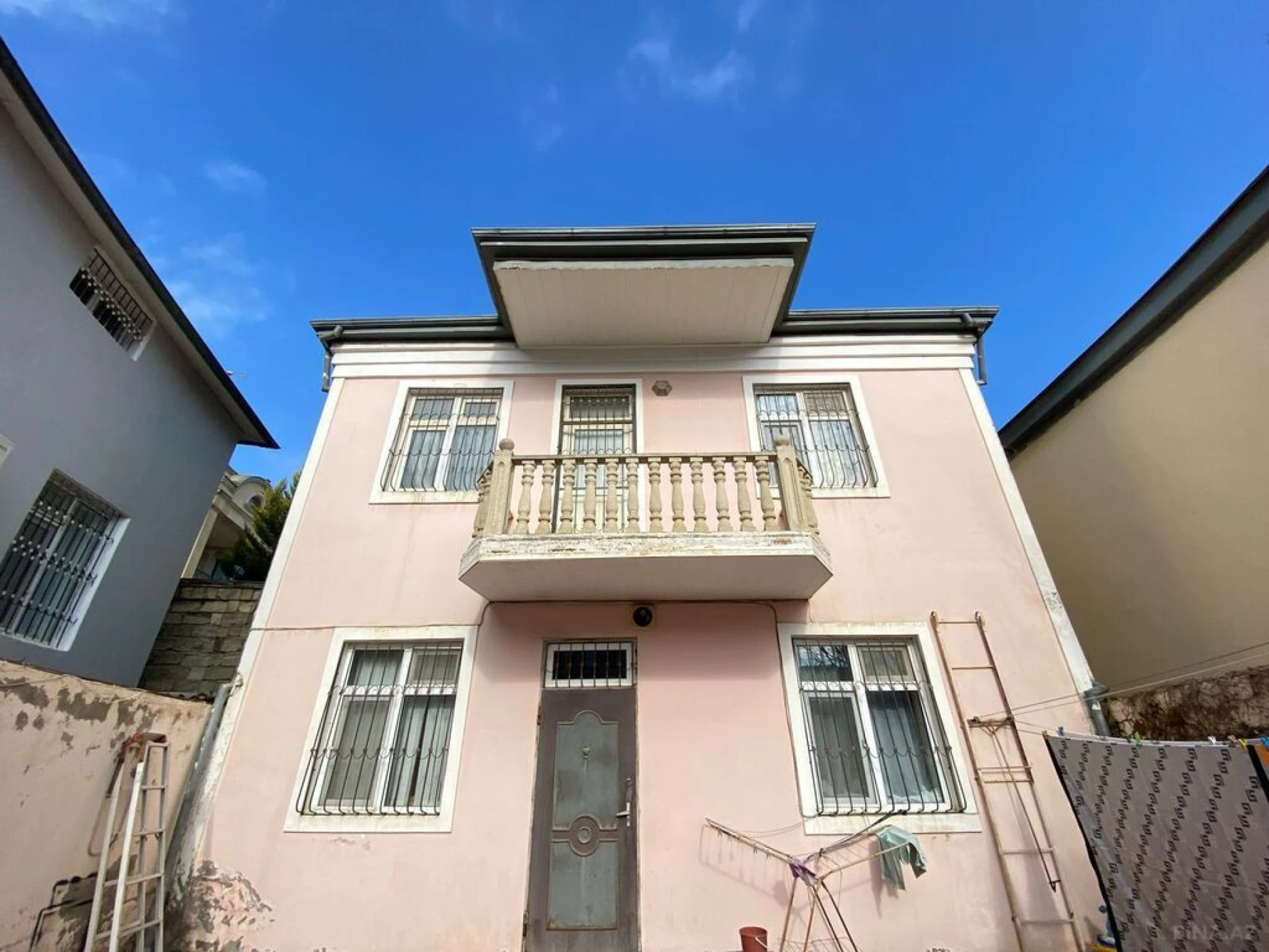 Satılır 4 otaqlı həyət evi 140 m²