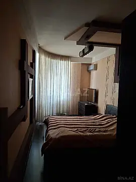 Satılır 4 otaqlı mənzil 160 m²