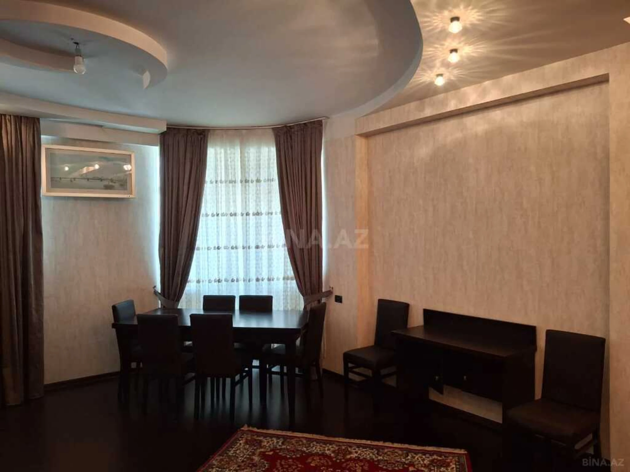Satılır 4 otaqlı mənzil 160 m²