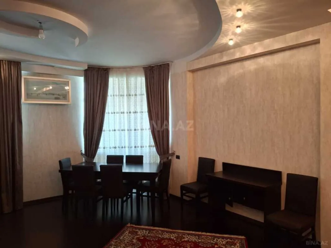 Satılır 4 otaqlı mənzil 160 m²