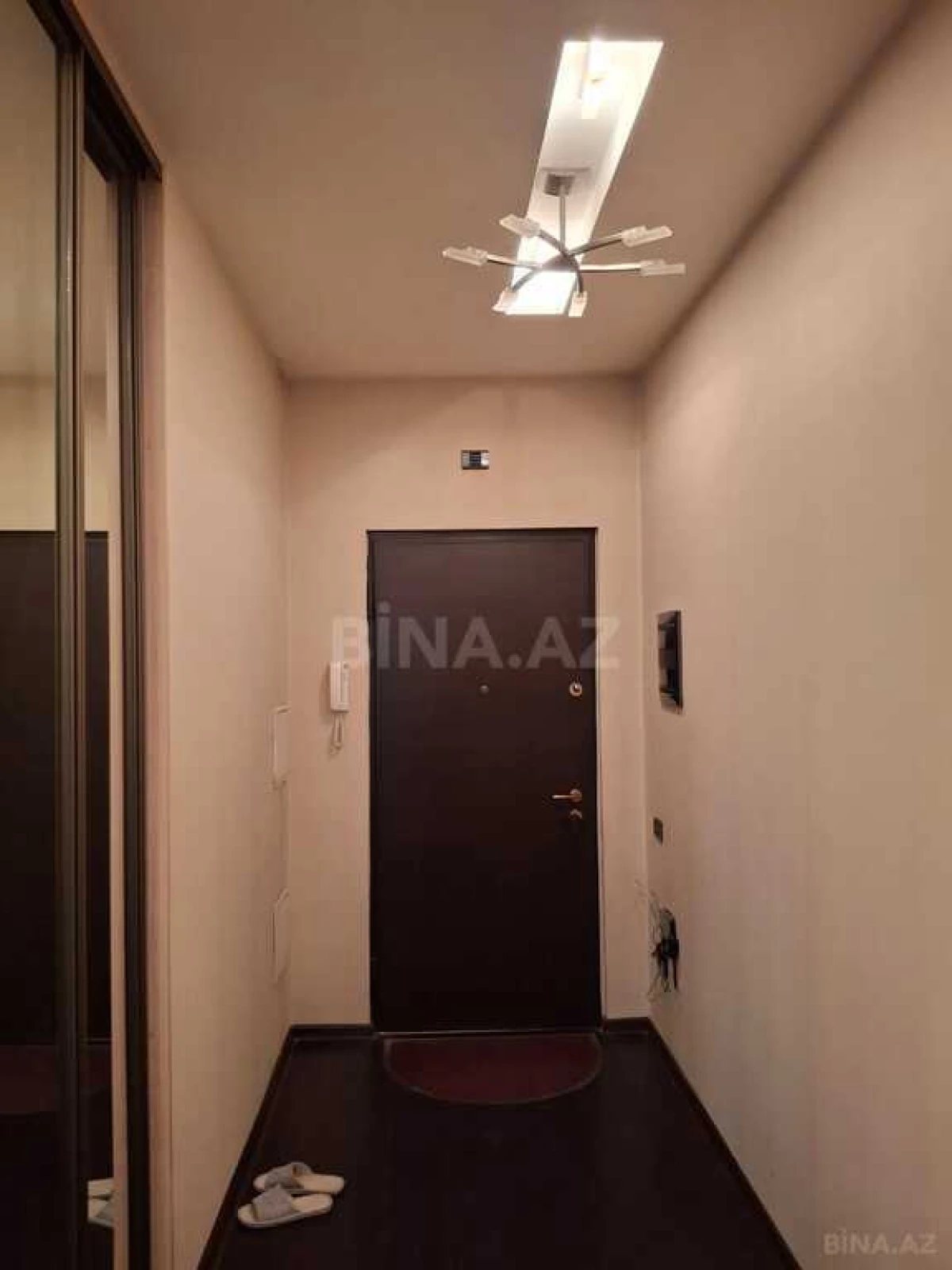 Satılır 4 otaqlı mənzil 160 m²