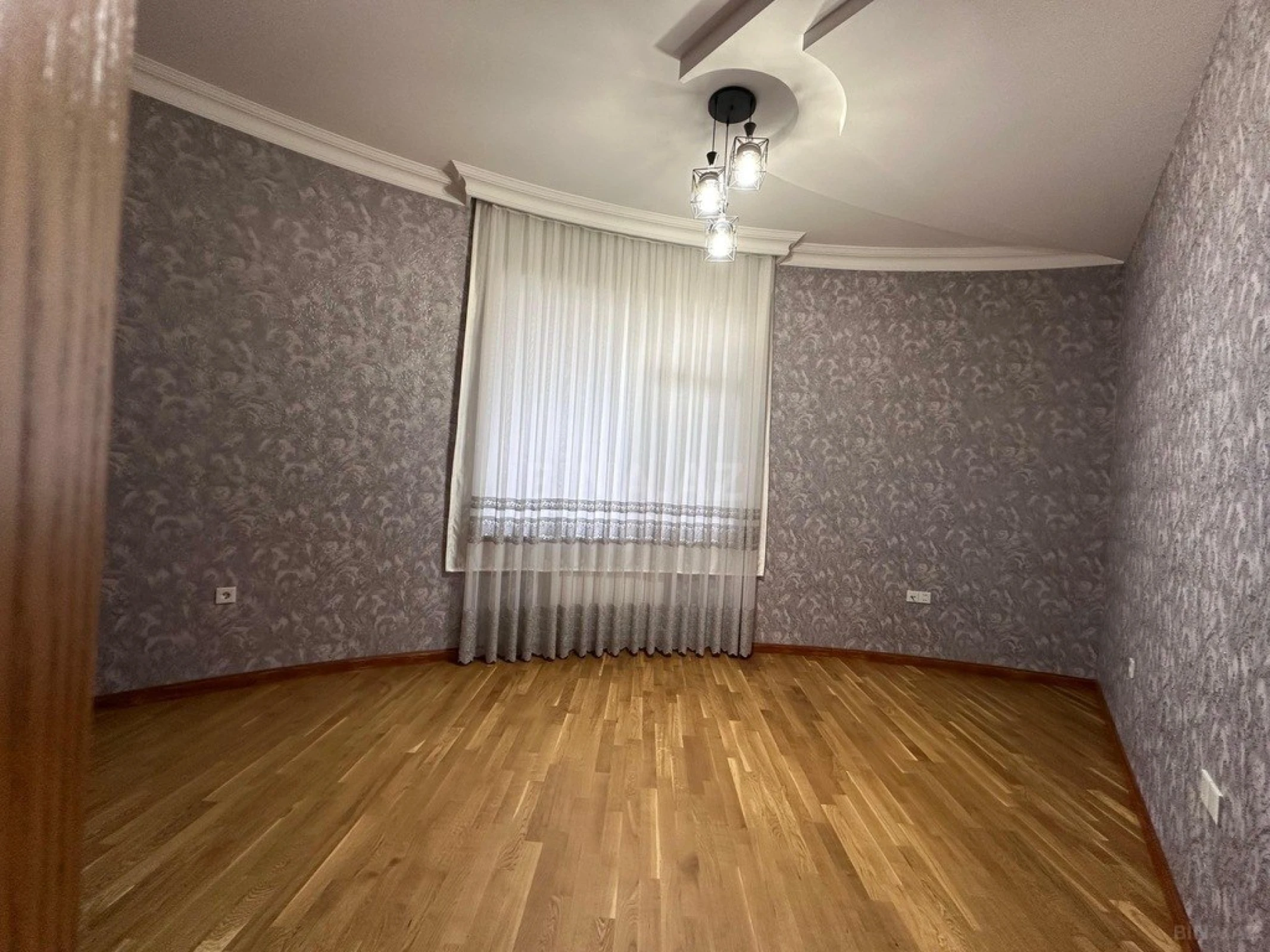Satılır 7 otaqlı həyət evi 220 m²