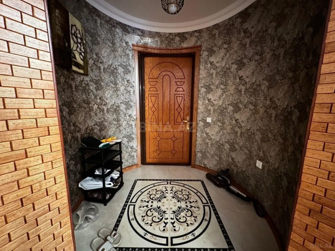 Satılır 7 otaqlı həyət evi 220 m²