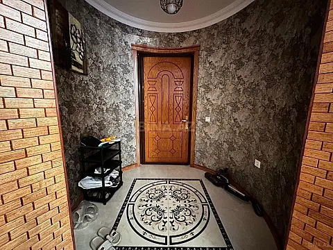 Satılır 7 otaqlı həyət evi 220 m²