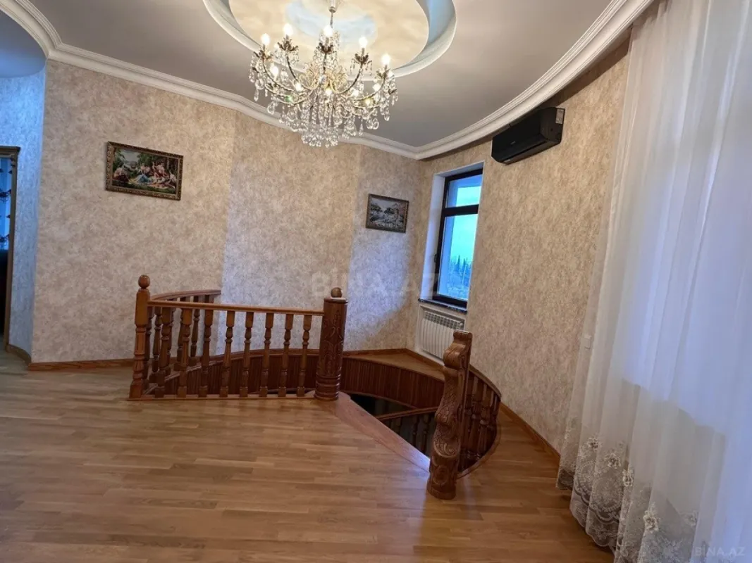 Satılır 7 otaqlı həyət evi 220 m²