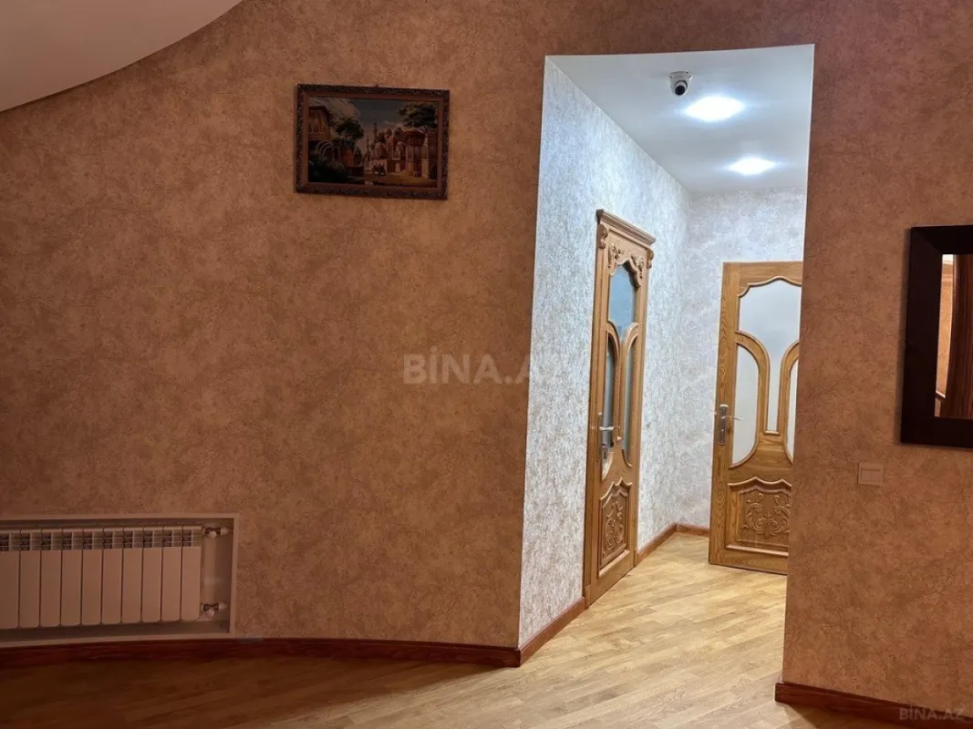Satılır 7 otaqlı həyət evi 220 m²