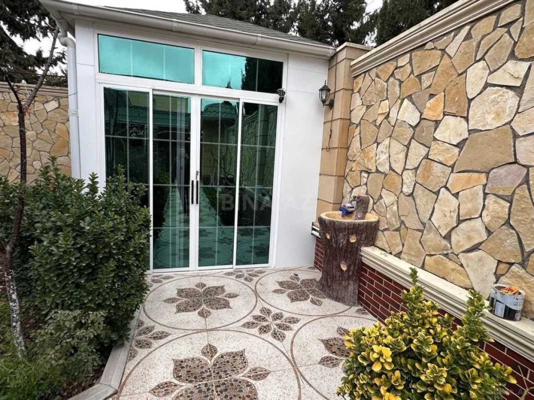 Satılır 7 otaqlı həyət evi 220 m²