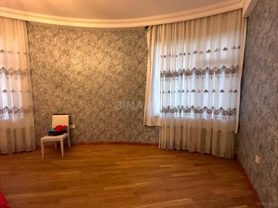 Satılır 7 otaqlı həyət evi 220 m²
