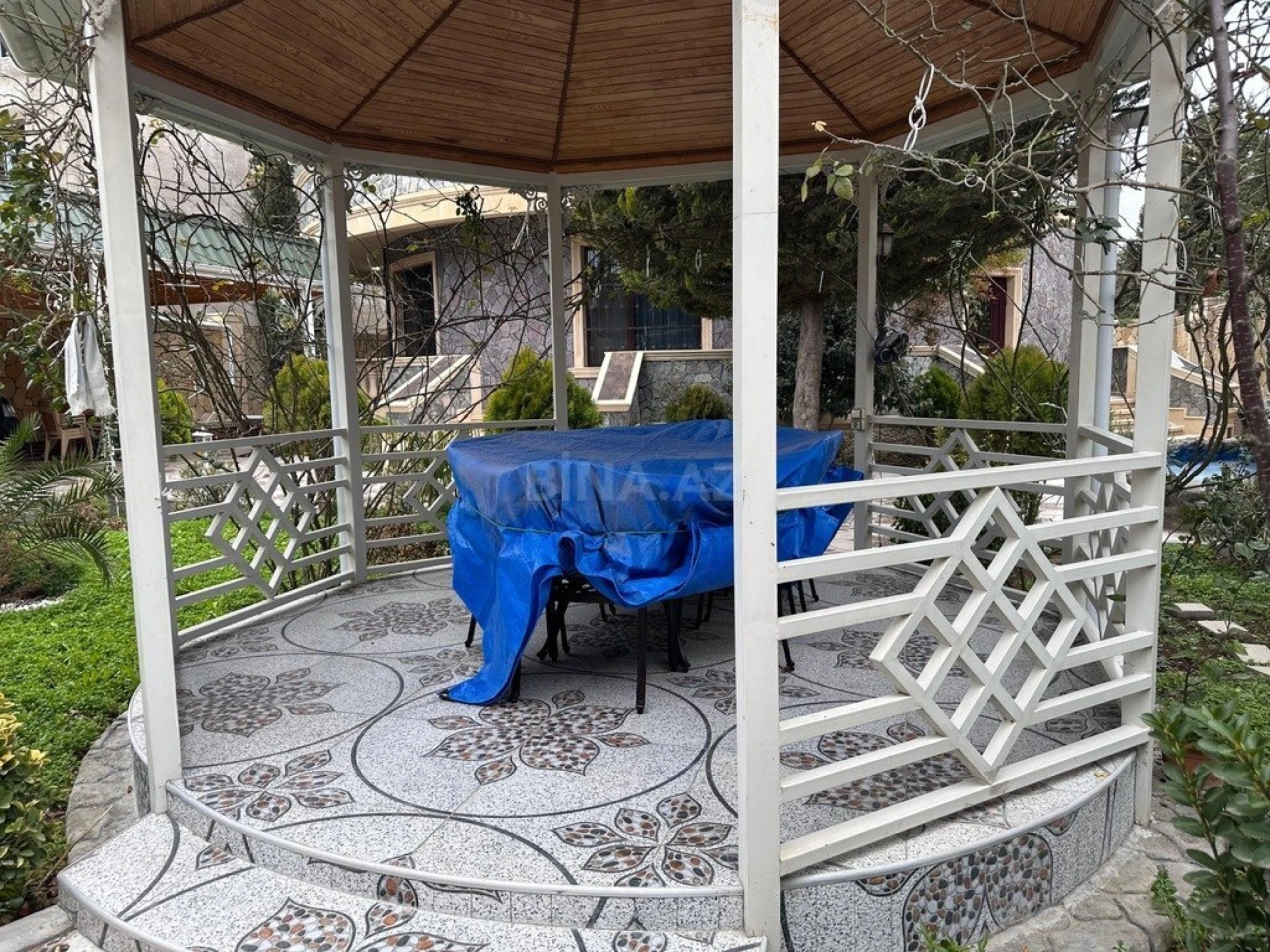 Satılır 7 otaqlı həyət evi 220 m²