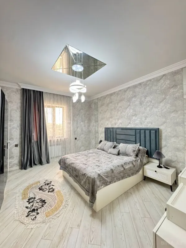Satılır 6 otaqlı həyət evi 500 m²