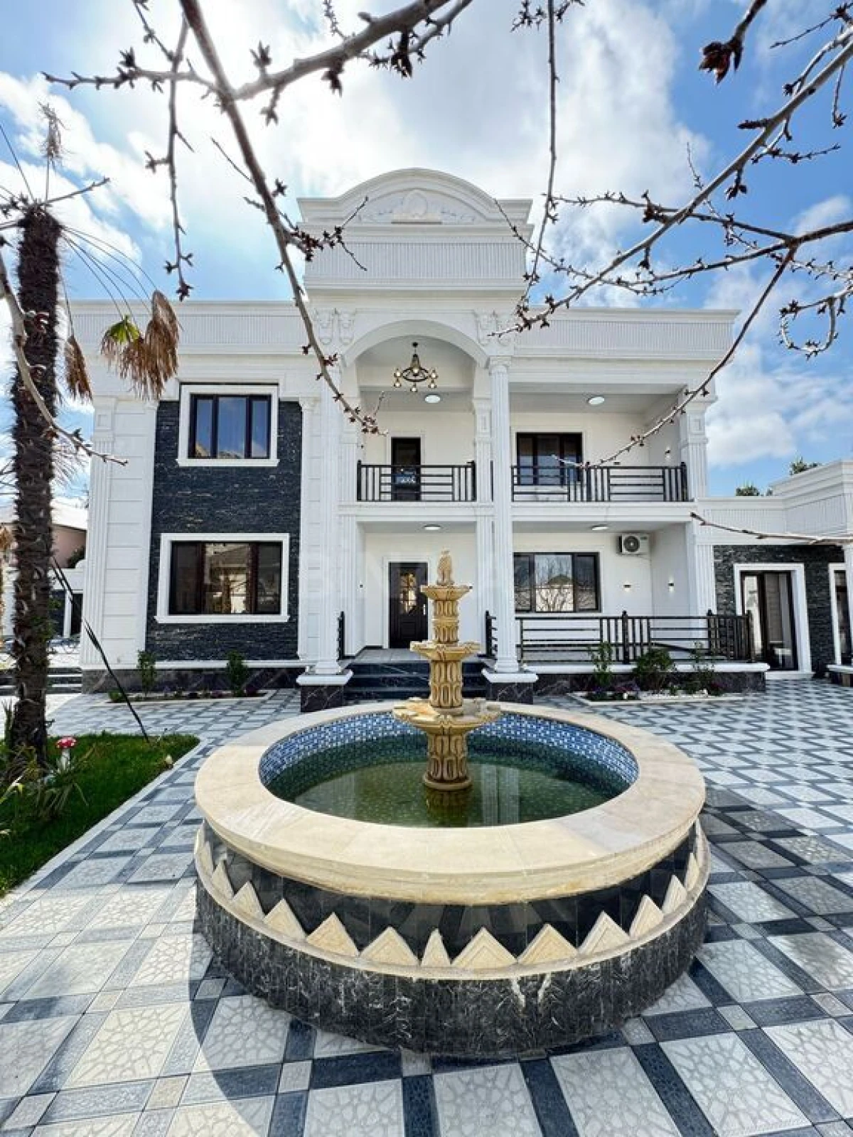 Satılır 6 otaqlı həyət evi 500 m²