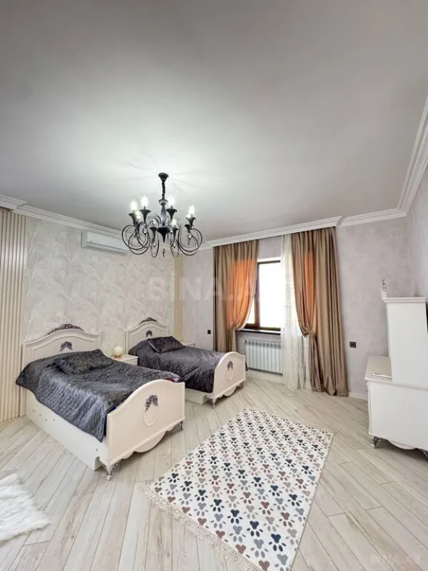 Satılır 6 otaqlı həyət evi 500 m²