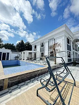 Satılır 6 otaqlı həyət evi 500 m²