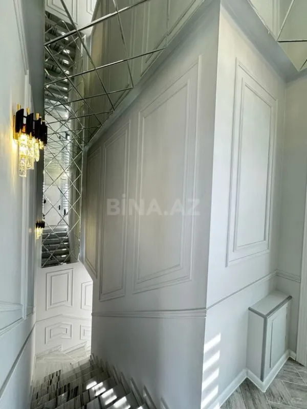 Satılır 5 otaqlı həyət evi 260 m²