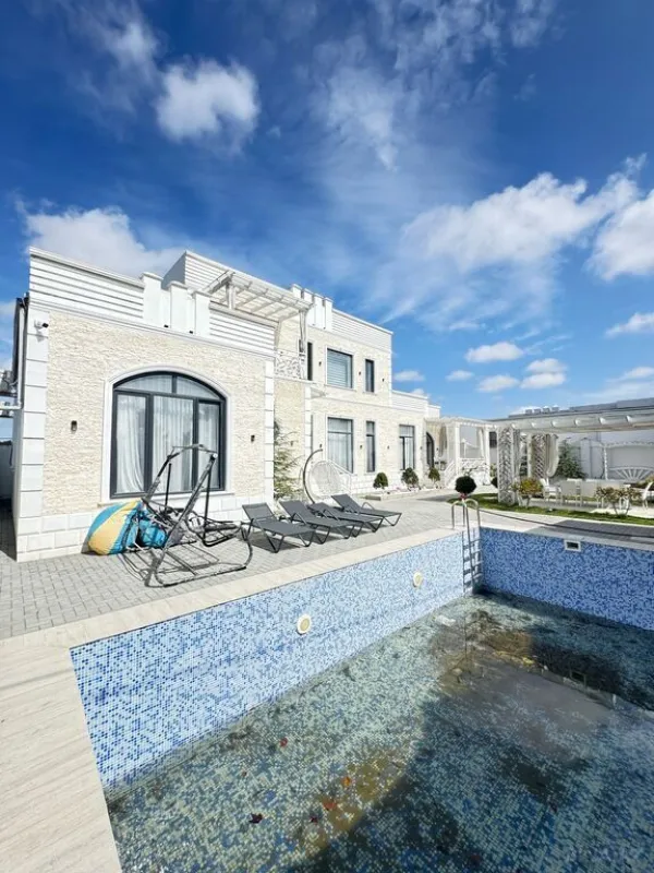 Satılır 5 otaqlı həyət evi 260 m²