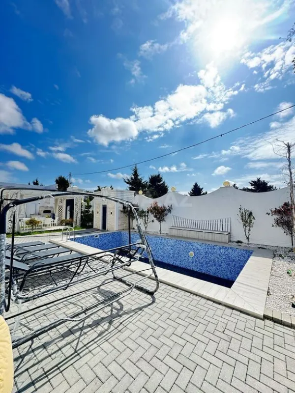 Satılır 5 otaqlı həyət evi 260 m²