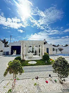 Satılır 5 otaqlı həyət evi 260 m²