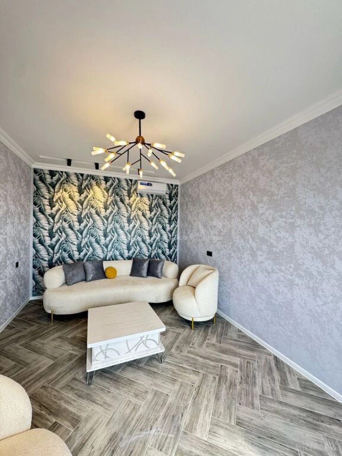 Satılır 5 otaqlı həyət evi 260 m²