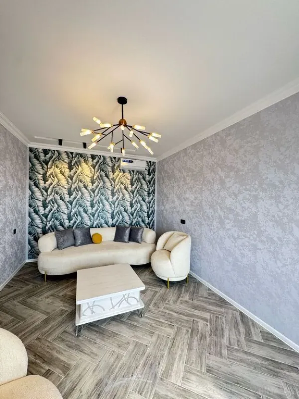 Satılır 5 otaqlı həyət evi 260 m²