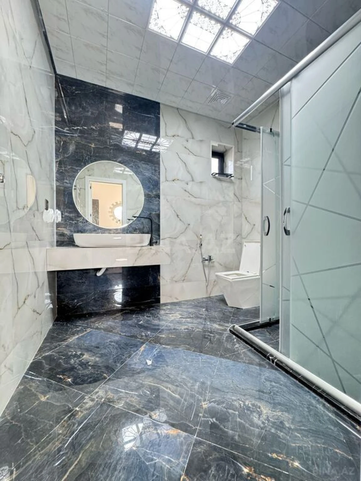 Satılır 5 otaqlı həyət evi 260 m²