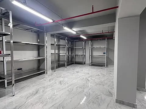 Satılır obyekt 315 m²