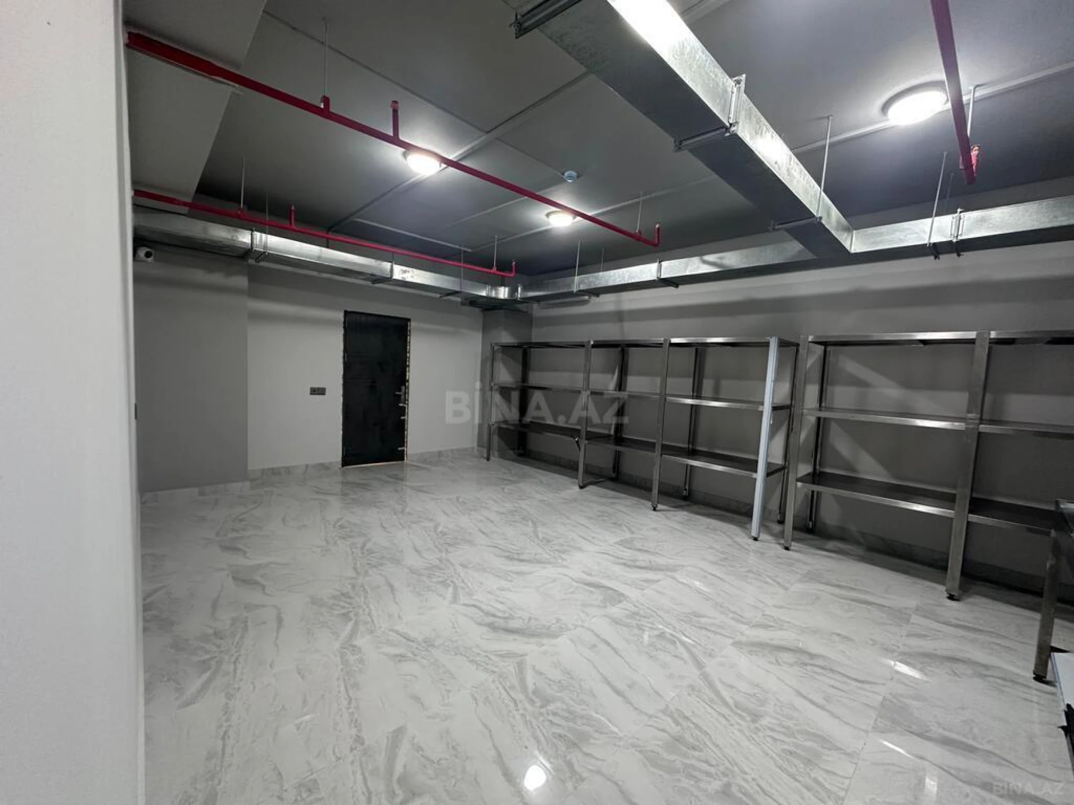 Satılır obyekt 315 m²