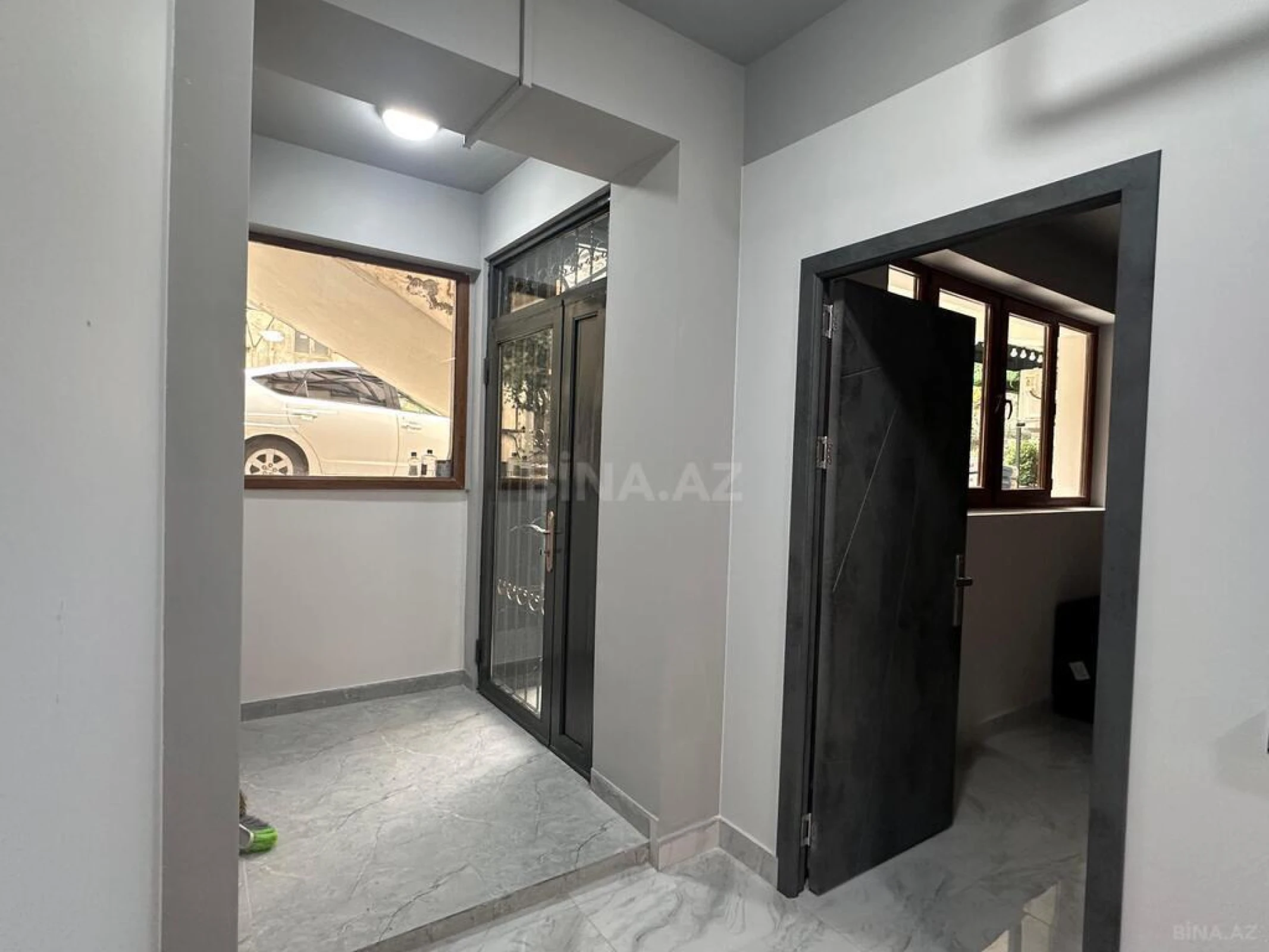 Satılır obyekt 315 m²