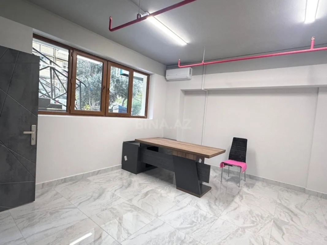 Satılır obyekt 315 m²